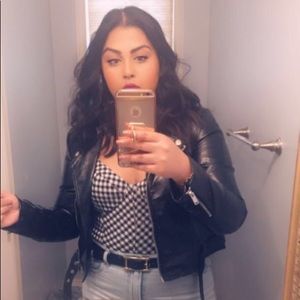 Meet your Posher, Emerald